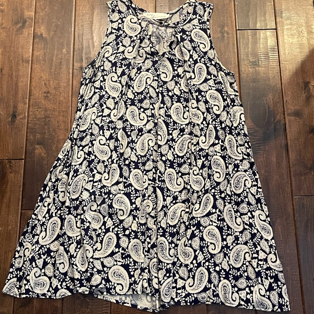 Sleeveless dress